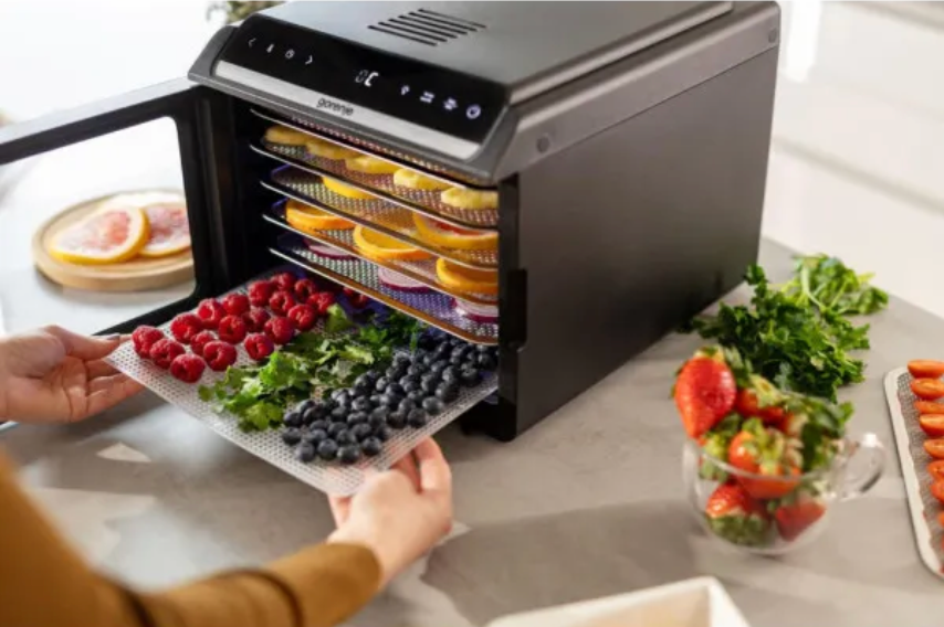 Універсальна сушарка GORENJE, 580 Вт, 6 рівнів, сушарка чорна, сушарка з автовідключенням, сушарка з металевими піддонами FDK600DB фото